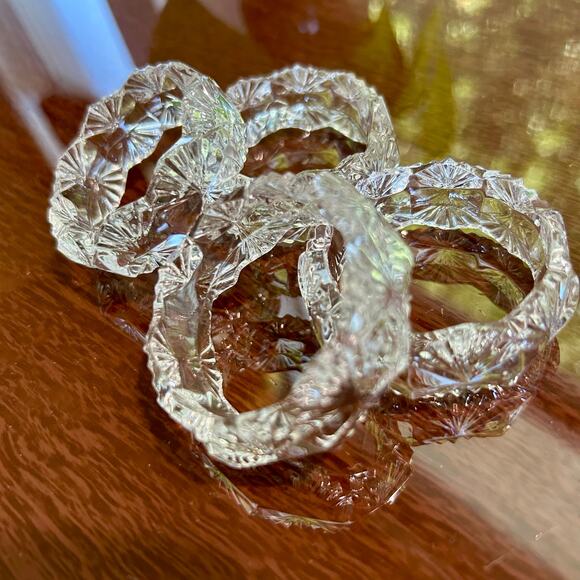 Vintage Clear Crystal Daisy & Button Design Napkin Rings Set of 4 - Picture 2 of 15